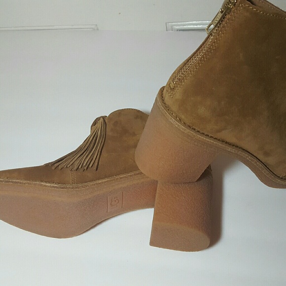 Ugg Ankle Boots sz 7 - Picture 5 of 6